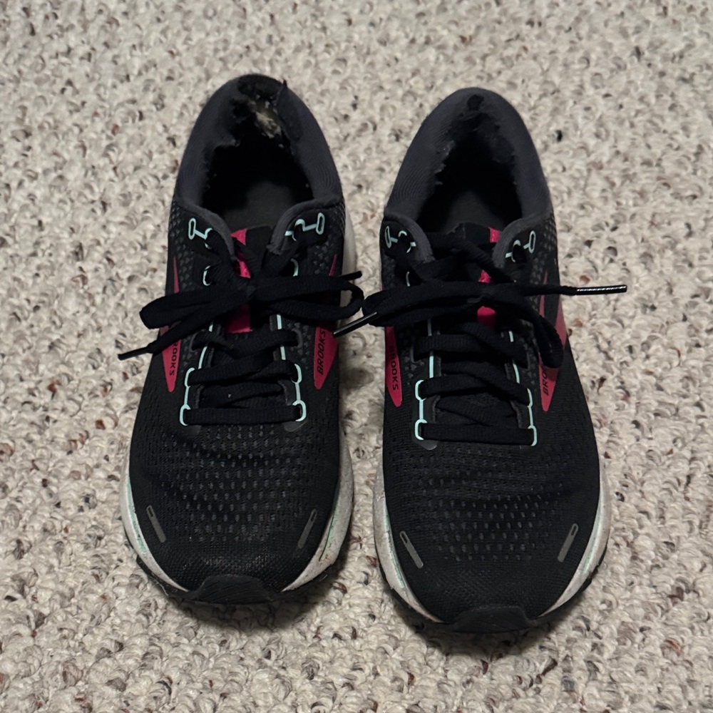 Brooks Black and Pink Women's Sneakers